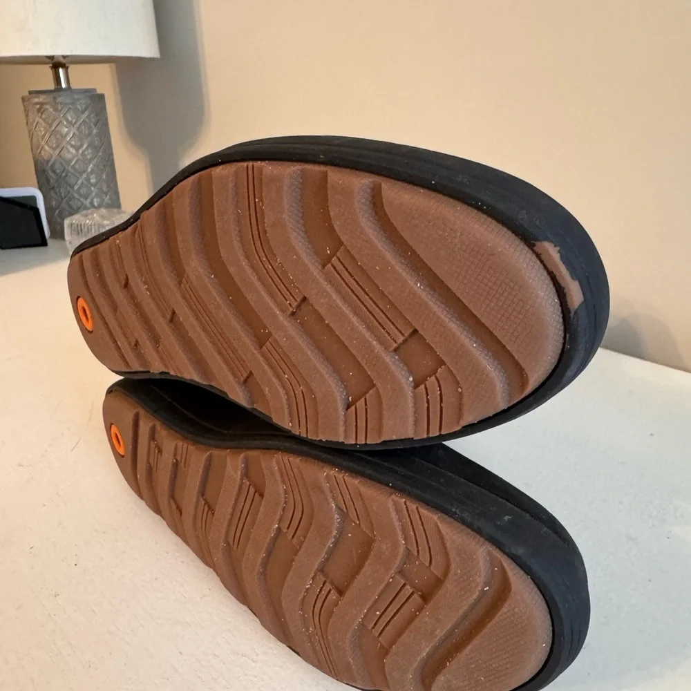 Women’s Bogs Black Suede Ankle Boots - Comfortable Zip Booties - Picture 6 of 7